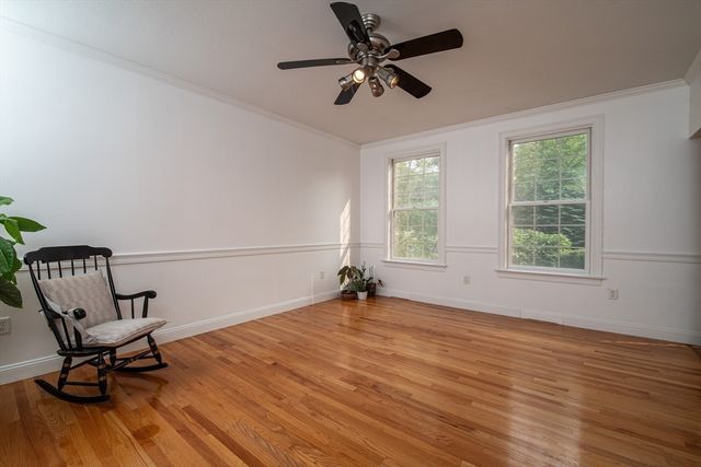 23 Summerfield Rd, Amherst, MA 01002