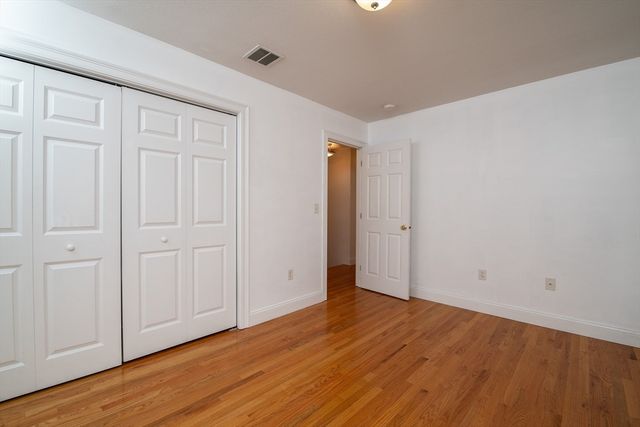 23 Summerfield Rd, Amherst, MA 01002