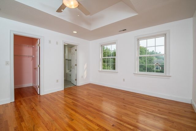23 Summerfield Rd, Amherst, MA 01002