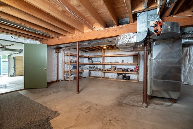 23 Summerfield Rd, Amherst, MA 01002