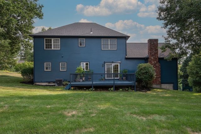 23 Summerfield Rd, Amherst, MA 01002