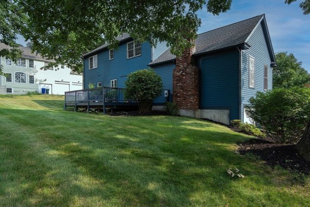 23 Summerfield Rd, Amherst, MA 01002
