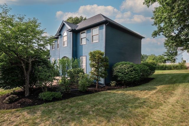 23 Summerfield Rd, Amherst, MA 01002