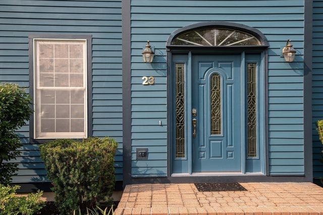 23 Summerfield Rd, Amherst, MA 01002