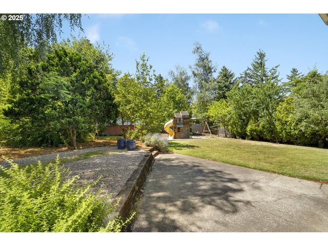 9135 Sw 36TH Ave, Portland, OR 97219