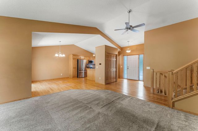 2871 237th Avenue NW, Saint Francis, MN 55070