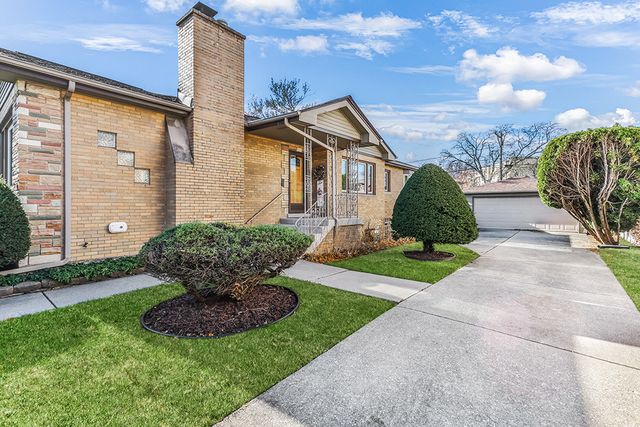 9716 S Harding Avenue, Evergreen Park, IL 60805