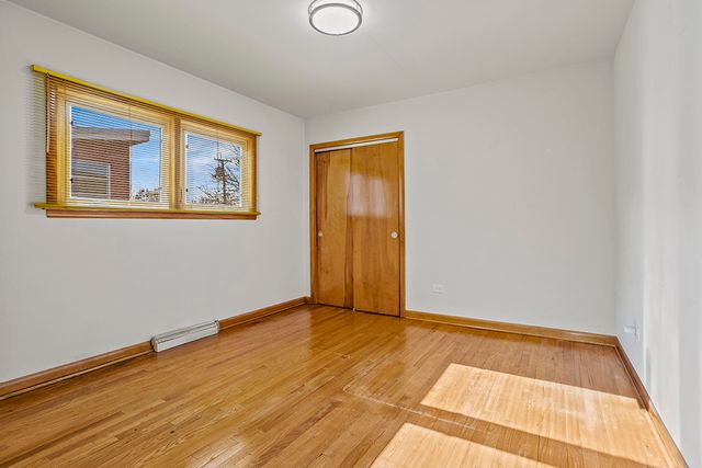 9716 S Harding Avenue, Evergreen Park, IL 60805