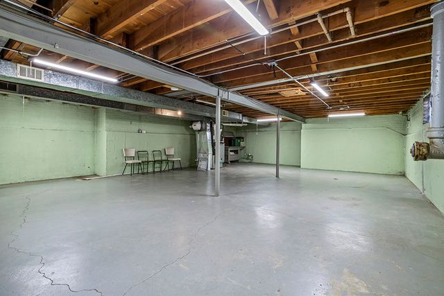 9716 S Harding Avenue, Evergreen Park, IL 60805