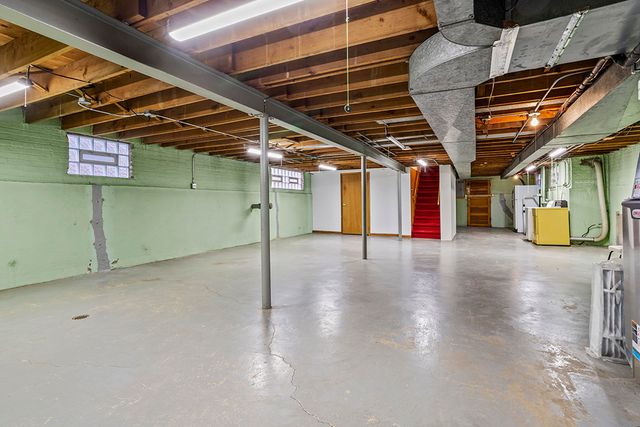 9716 S Harding Avenue, Evergreen Park, IL 60805