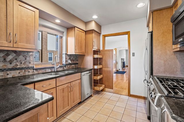 9716 S Harding Avenue, Evergreen Park, IL 60805