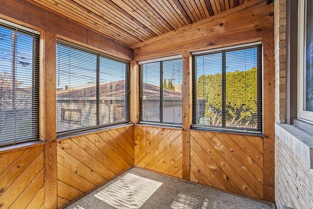 9716 S Harding Avenue, Evergreen Park, IL 60805