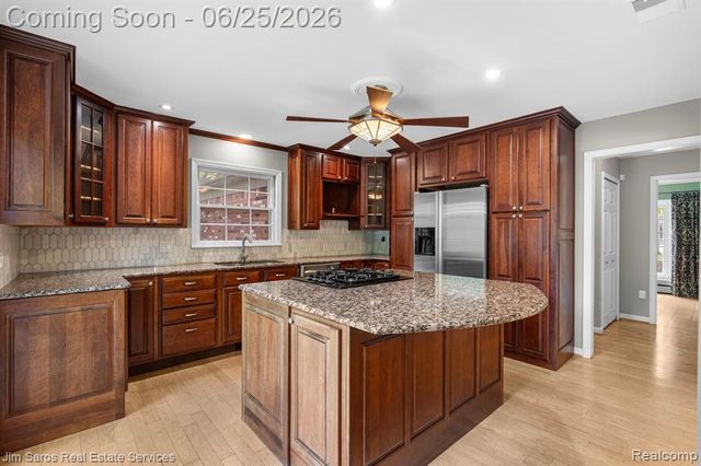 32807 Red Oaks Trail, Beverly Hills, MI 48025