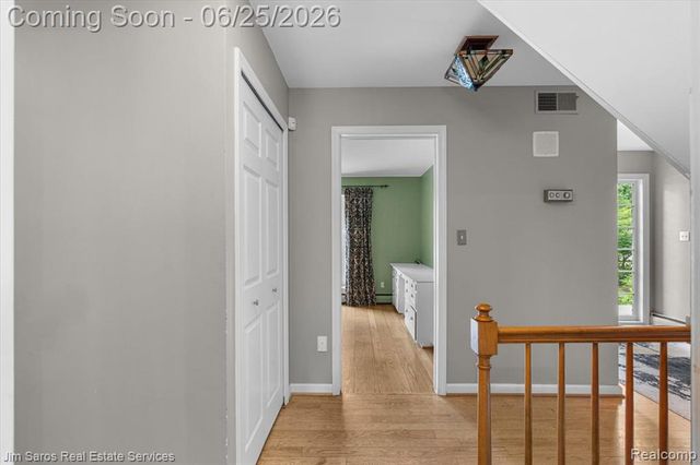 32807 Red Oaks Trail, Beverly Hills, MI 48025
