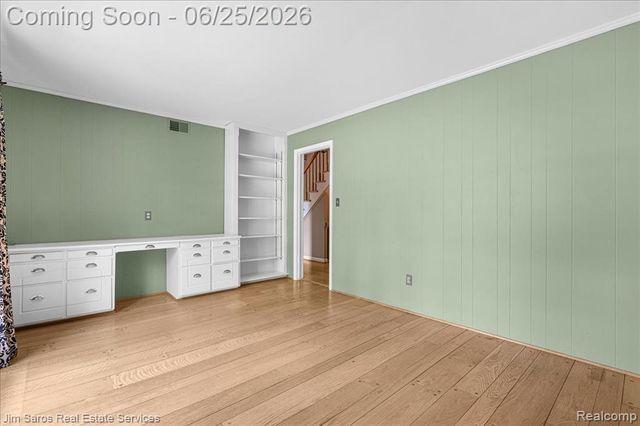 32807 Red Oaks Trail, Beverly Hills, MI 48025