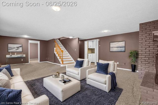 32807 Red Oaks Trail, Beverly Hills, MI 48025