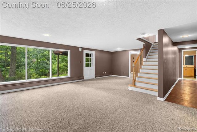 32807 Red Oaks Trail, Beverly Hills, MI 48025