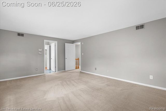 32807 Red Oaks Trail, Beverly Hills, MI 48025