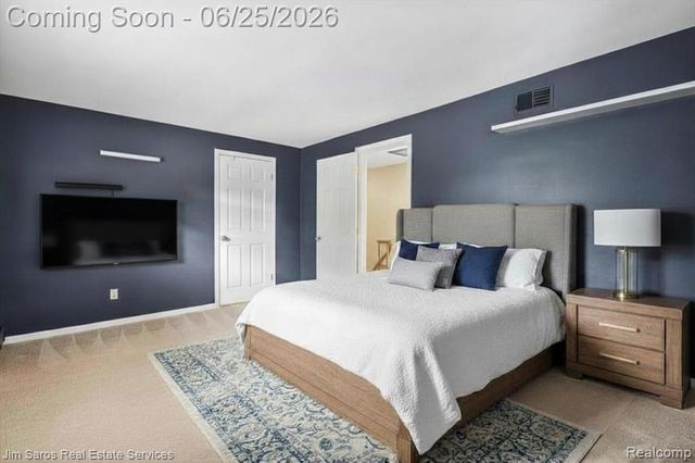 32807 Red Oaks Trail, Beverly Hills, MI 48025