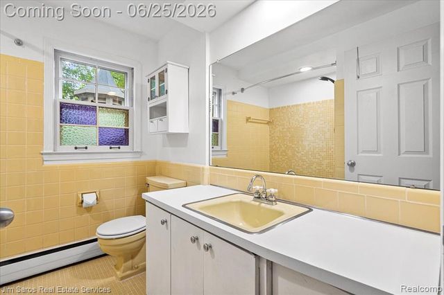 32807 Red Oaks Trail, Beverly Hills, MI 48025