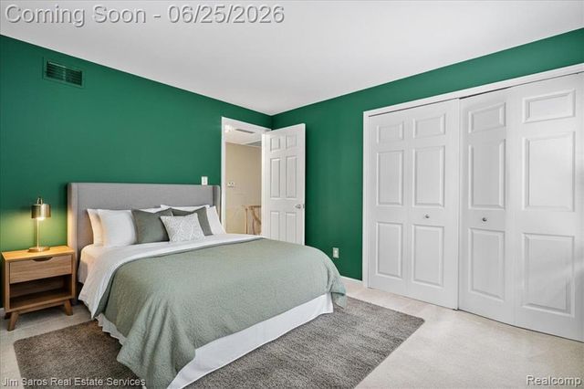 32807 Red Oaks Trail, Beverly Hills, MI 48025