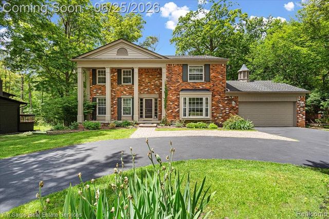 32807 Red Oaks Trail, Beverly Hills, MI 48025