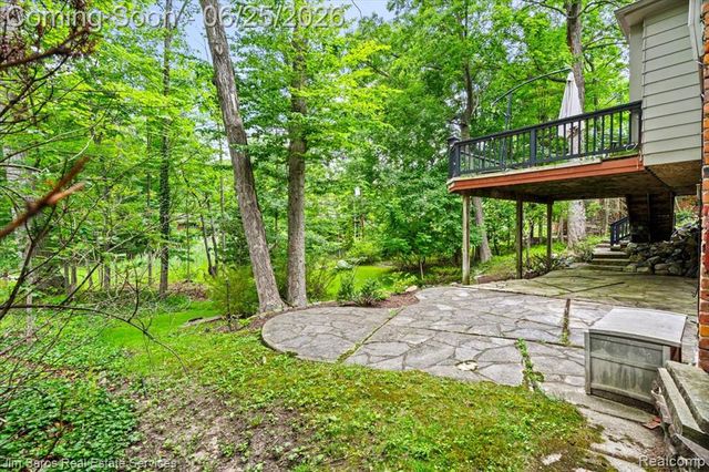 32807 Red Oaks Trail, Beverly Hills, MI 48025