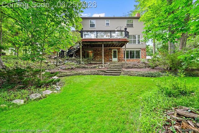 32807 Red Oaks Trail, Beverly Hills, MI 48025