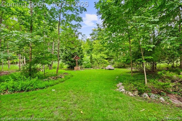 32807 Red Oaks Trail, Beverly Hills, MI 48025