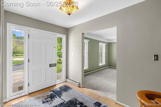 32807 Red Oaks Trail, Beverly Hills, MI 48025
