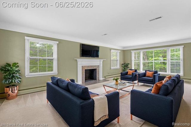 32807 Red Oaks Trail, Beverly Hills, MI 48025