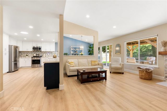 27792 Sinsonte, Mission Viejo, CA 92692