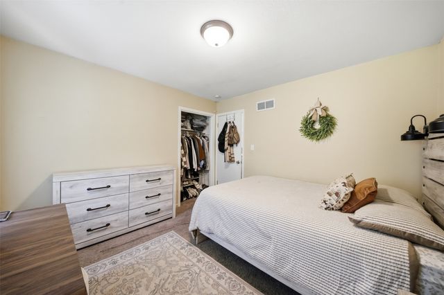 1024 E 36th Court, Des Moines, IA 50317