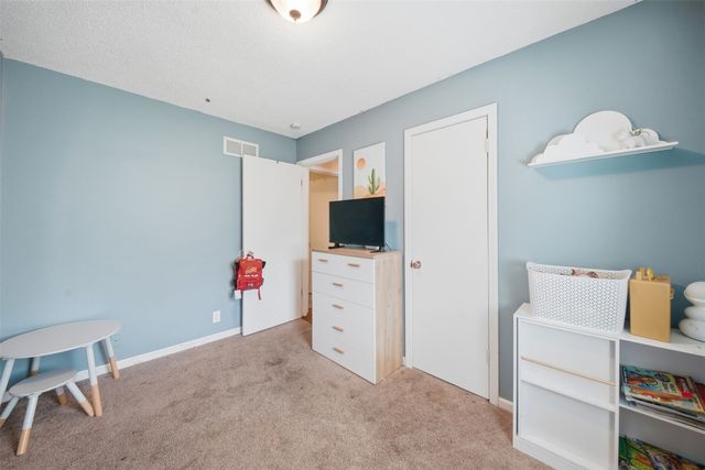 1024 E 36th Court, Des Moines, IA 50317