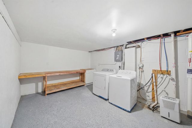 1024 E 36th Court, Des Moines, IA 50317