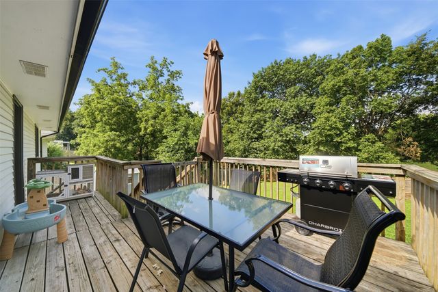 1024 E 36th Court, Des Moines, IA 50317
