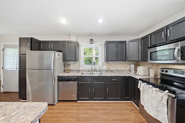 1024 E 36th Court, Des Moines, IA 50317