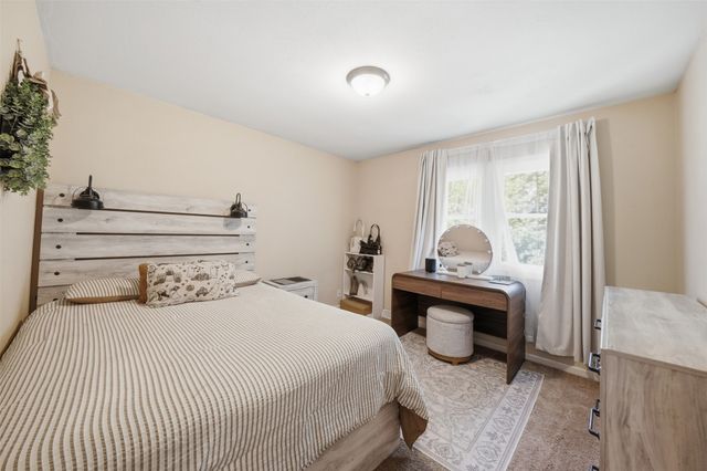 1024 E 36th Court, Des Moines, IA 50317