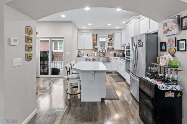 503 33rd Way E B, West Fargo, ND 58078