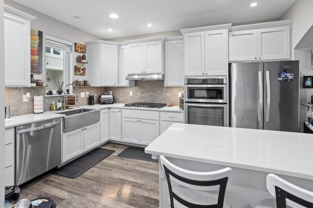 503 33rd Way E B, West Fargo, ND 58078
