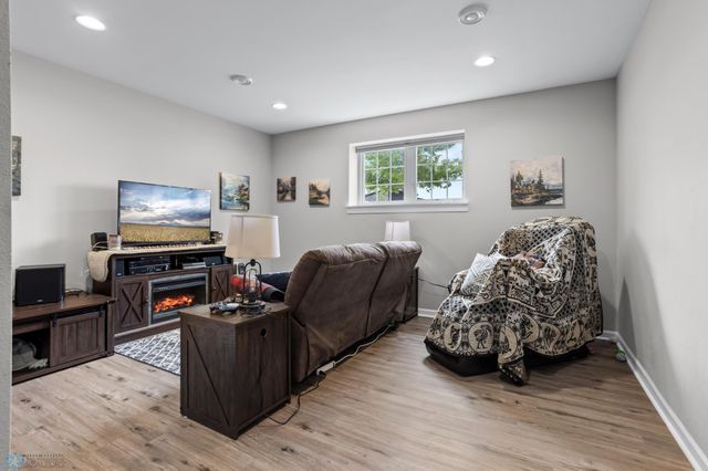 503 33rd Way E B, West Fargo, ND 58078
