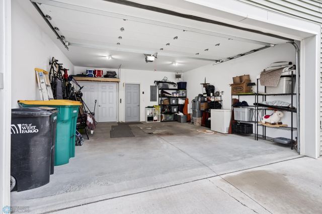 503 33rd Way E B, West Fargo, ND 58078