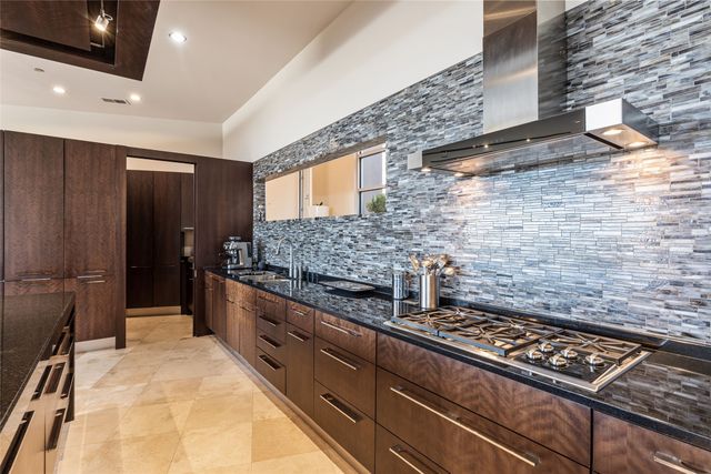 1135 S Summit Drive, Santa Fe, NM 87501