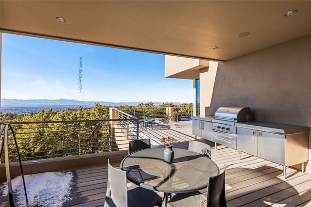 1135 S Summit Drive, Santa Fe, NM 87501