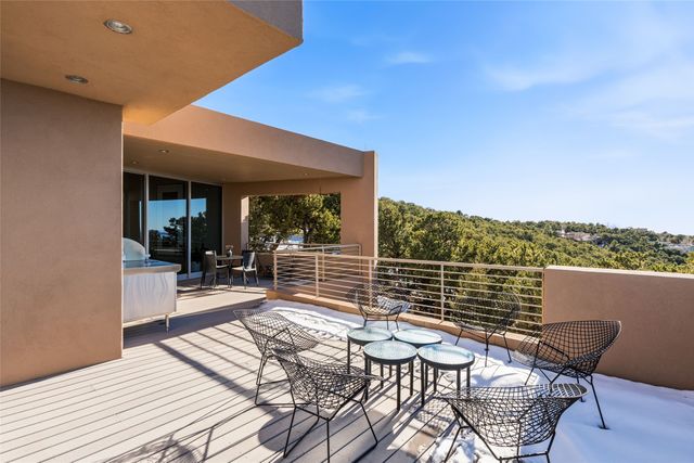 1135 S Summit Drive, Santa Fe, NM 87501