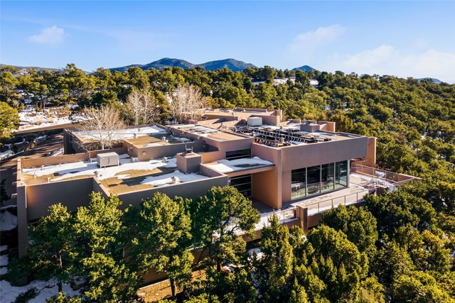 1135 S Summit Drive, Santa Fe, NM 87501