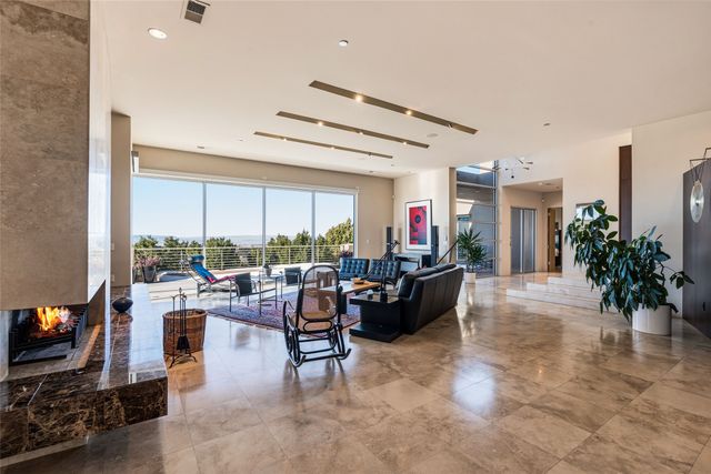 1135 S Summit Drive, Santa Fe, NM 87501