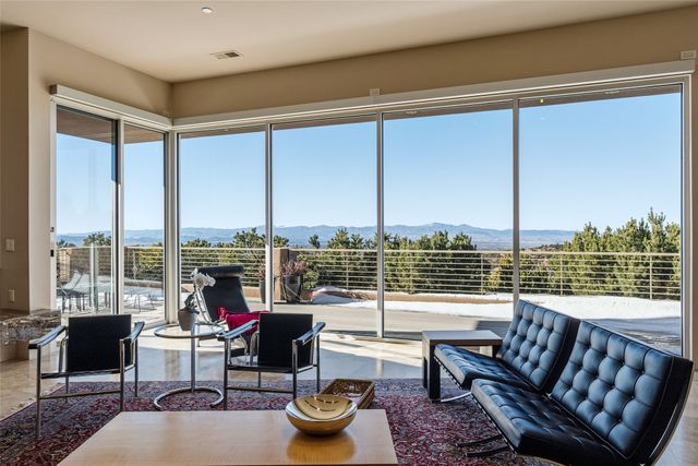 1135 S Summit Drive, Santa Fe, NM 87501