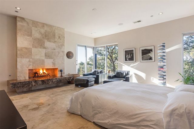 1135 S Summit Drive, Santa Fe, NM 87501