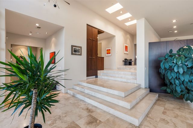 1135 S Summit Drive, Santa Fe, NM 87501